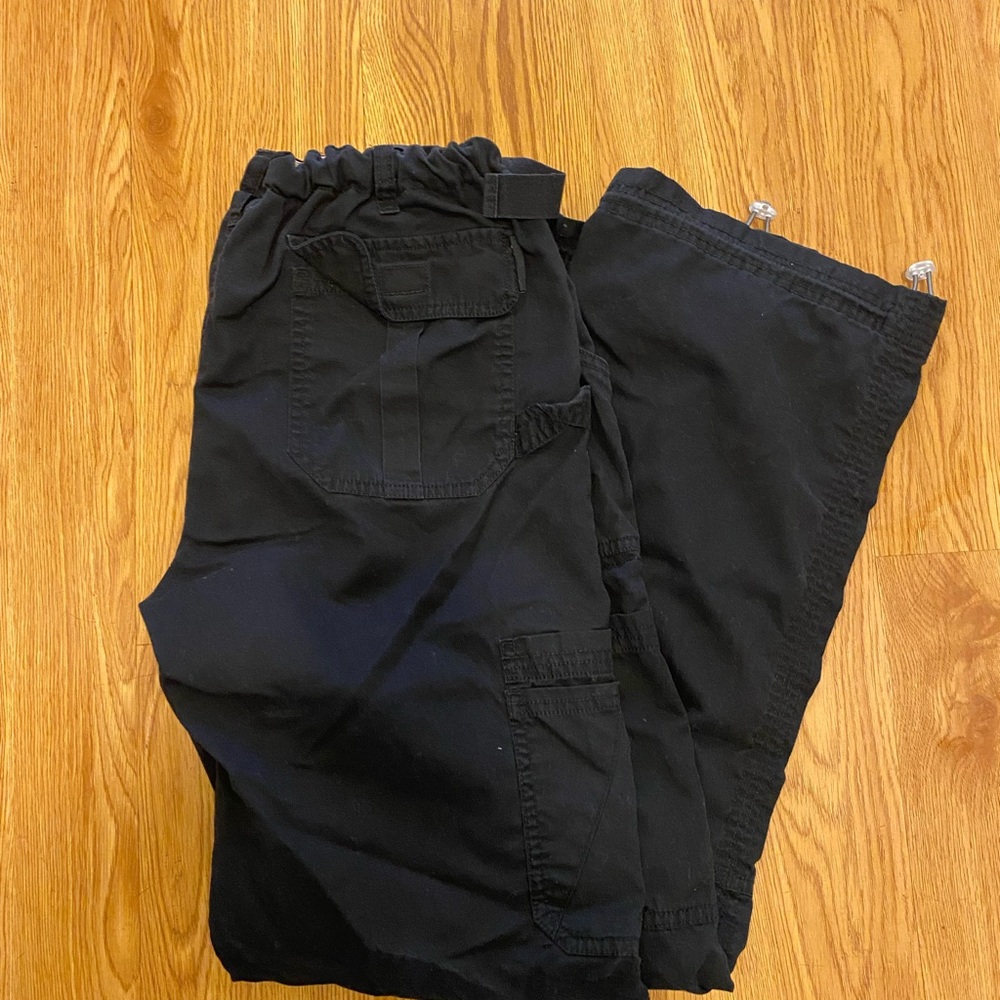 Black Koi scrub pants//causal cargo pants